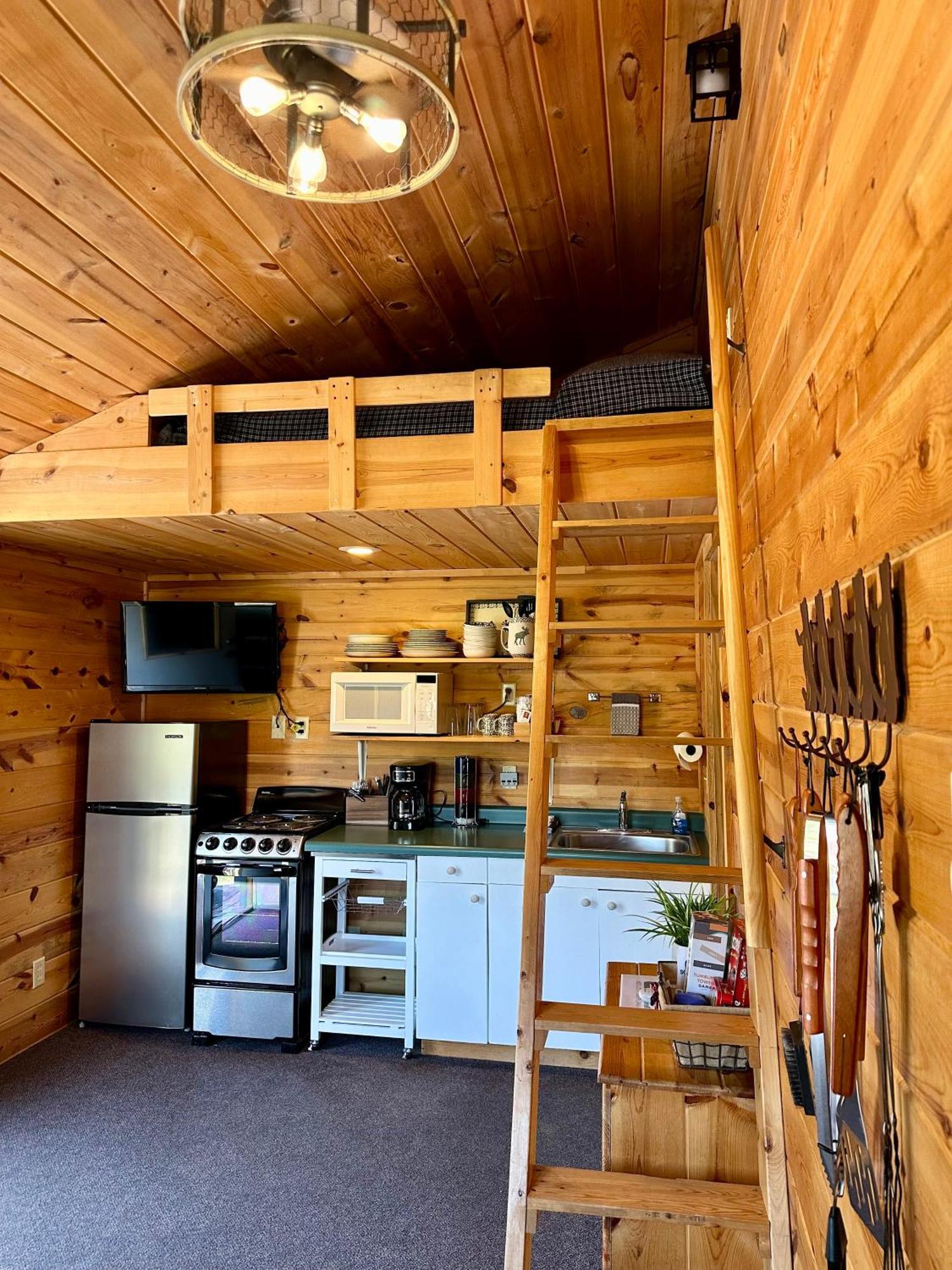 Mountain View Lodge & Cabins Хилл-Сити Экстерьер фото