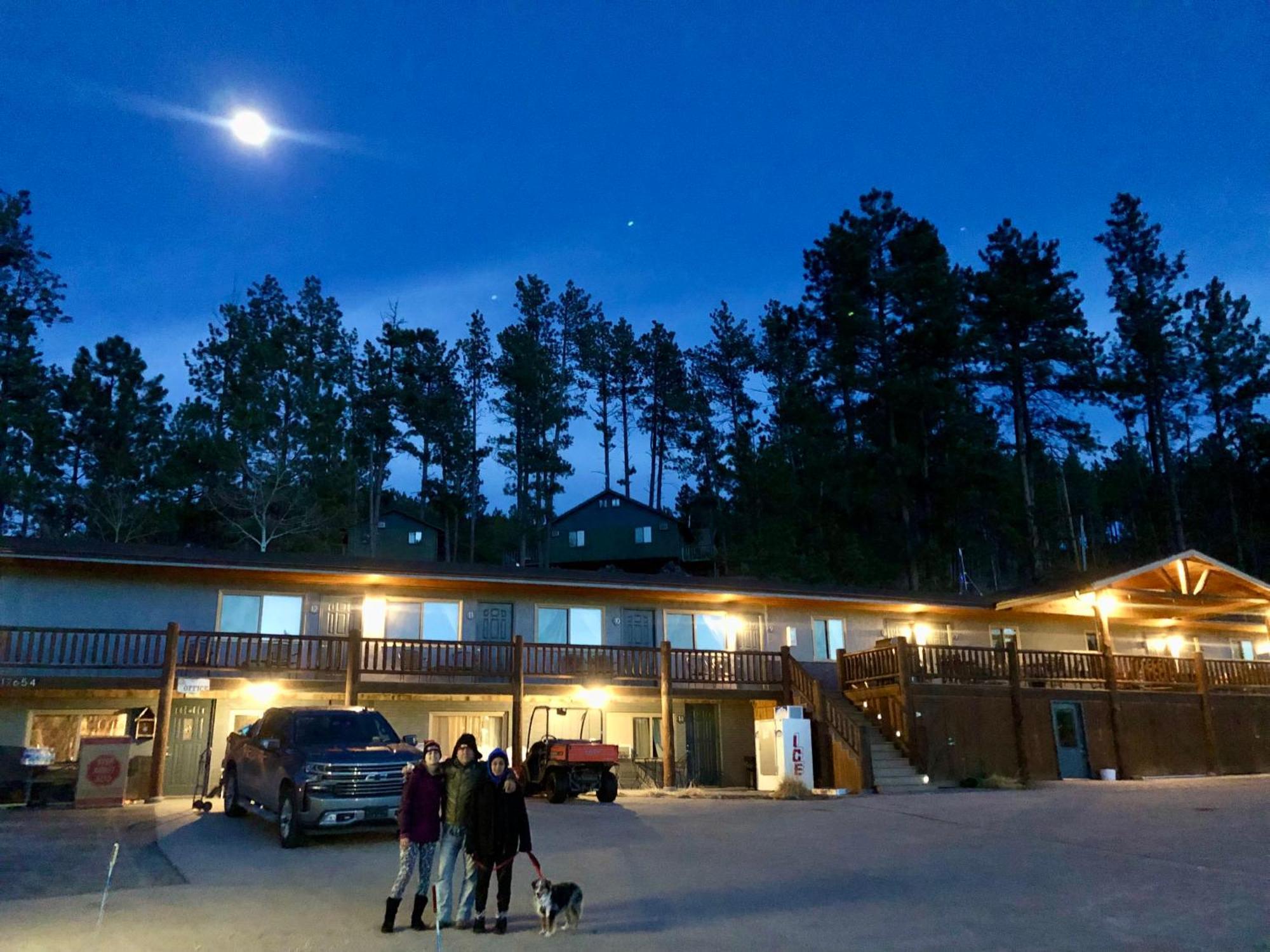 Mountain View Lodge & Cabins Хилл-Сити Экстерьер фото